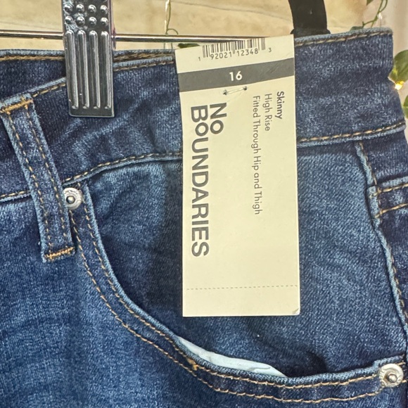 No Boundaries Dark Blue Denim Jeans - Picture 3 of 6